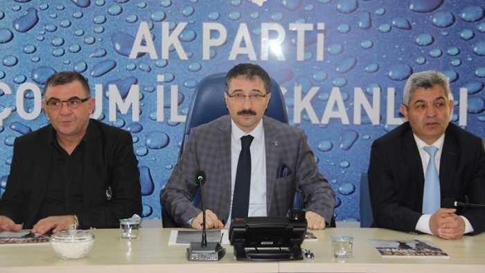 Ak Parti İl Başkanlığı’nda yapılan grup toplantısına AK Parti Çorum İl Başkanı Rumi Bekiroğlu’nun yanı sıra il genel meclis üyeleri ve parti yöneticileri katıldı