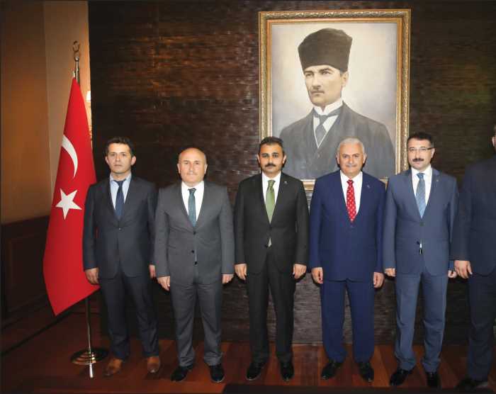 AK Partili yöneticiler Başbakan’ı tebrik etti