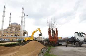 AKŞEMSEDDİN CAMİİNİN  ÇEVRESİ YENİLENİYOR