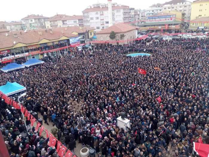 ALACA ŞEHİDİNİ BAĞRINA BASTI