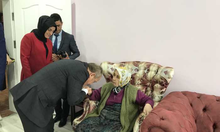 Başkan Karadağ, Ellerini Öptü ve Hayır Dualarını Aldı