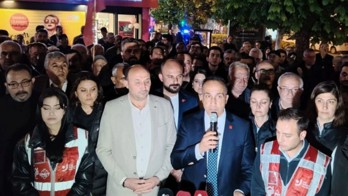 CHP Çorum İl Örgütü “Mutlak Butlan” Kararına Karşı Parti Binası Önünde Açıklama