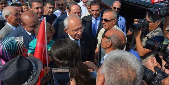 CHP Genel başkanı Kılıçdaroğlu'na derdini anlatamadan  bayıldı