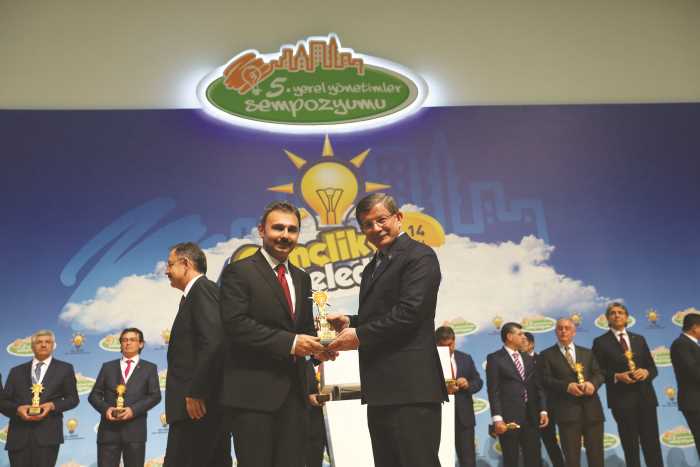 Çorum Belediyesi, AK Parti Genel Merkezi tarafından bu yıl 5.si düzenlenen AK Parti Genel Merkezi " konulu Yerel Yönetimler Sempozyumunda ödül aldı