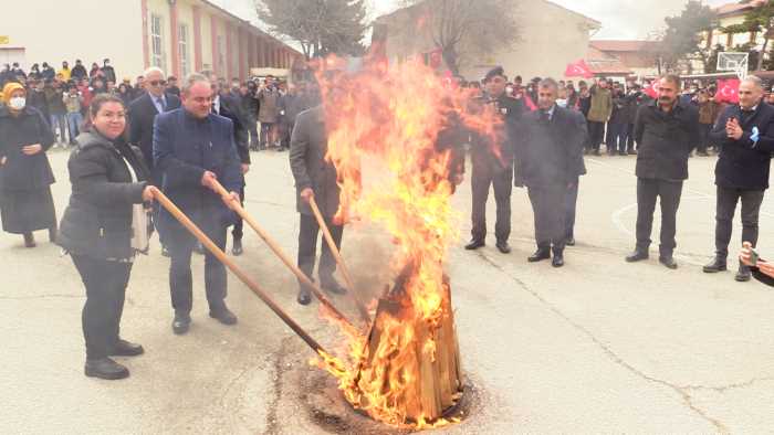 Çorum'da Nevruz Ateşi Yakıldı