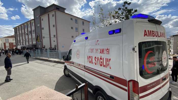 Çorum'da Öğrenciler Tavuk Dönerden Zehirlendi!