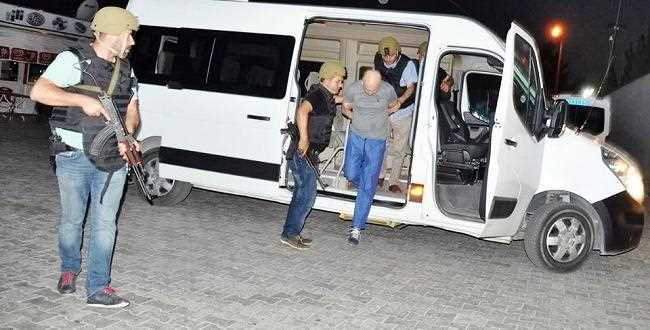 Çorum'da şafak operasyonu (FETÖ/PDY) üyesi askerlerin darbe girişiminin ardından firar eden Deniz Kurmay Albay Adem Durak yakalandı