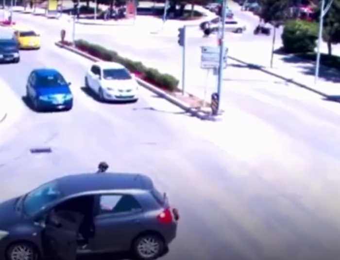 Çorum'da Şehrin göbeğinde yaşanan trafik kazası görenleri şoke ediyor