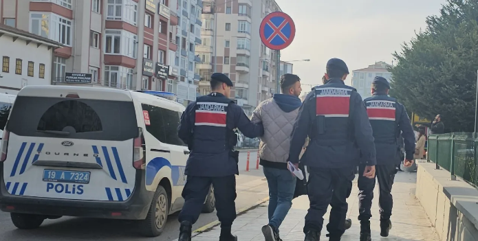 Çorum’da Silahlı Çatışmada 3 Kişi Yaralandı