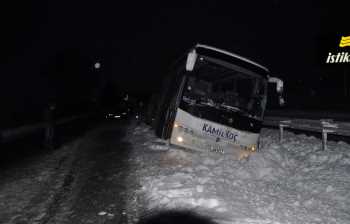 ÇORUM’da yolcu otobüsü kaza yaptı