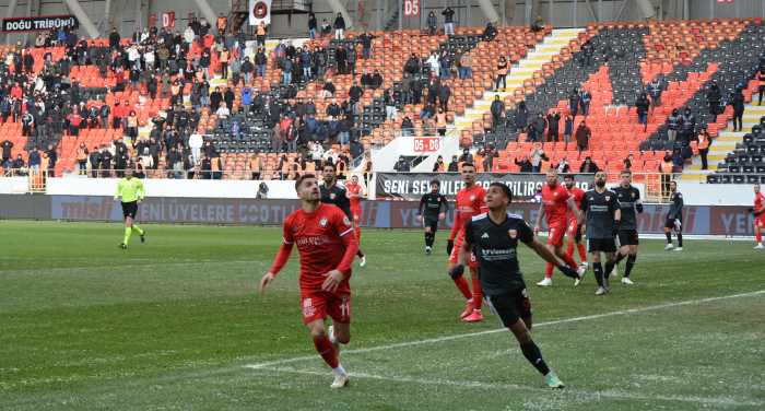 Çorum FK Taraftarı  Takımını Yalnız Bıraktı!