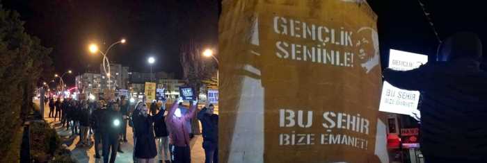 Çorum Saat Kulesi’ne "Gençlik Seninle" yazdılar