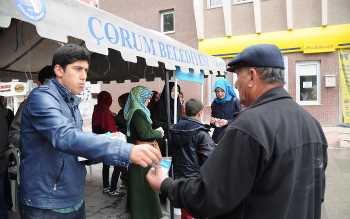 ÇORUM TÜGVA KANDİL LOKUMU DAĞITTI