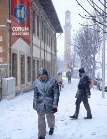 ÇORUM'UN KARLA TANIŞTIĞI GÜN