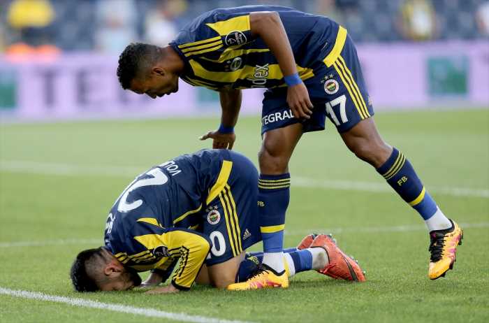 Fenerbahçe, Spor Toto Süper Lig'in 29. haftasında Mersin İdmanyurdu'nu 4-1 yenerek 3 maç sonra kazanmayı başardı.