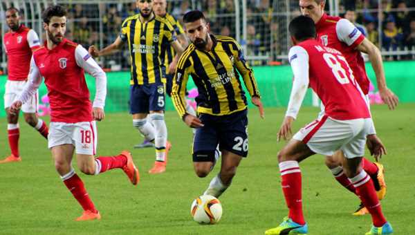 Fenerbahçe,Kadıköy'de tek kale oynadığı maçta Braga'yı Mehmet Topal'la yıktı, tur için büyük avantaj sağladı.