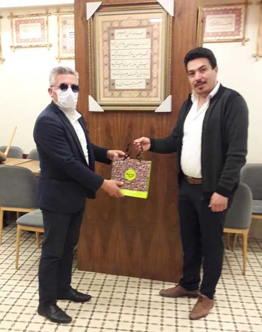 Gelecek Partisinden Çikolata ikramı