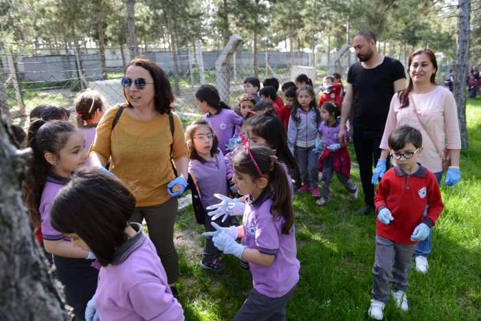 Hayvanlar çocukların ilgi odağı oldu