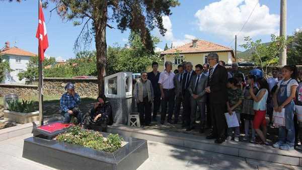 Karneleriyle Aybüke öğretmene koştular