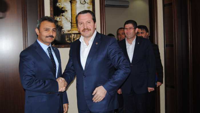 Memur-Sen Genel Başkanı Ali Yalçın, Belediye Başkanı Muzaffer Külcü'yü ziyaret etti