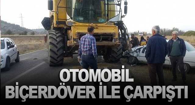 Otomobil Biçerdöverle Çarpıştı