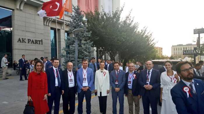 TBMM İdare Amiri ve Çorum Ak Parti Milletvekili Salim Uslu Milletimizle el ele vererek başlanan kutlu yürüyüşümüzün 15. yılımızı idrak ediyoruz