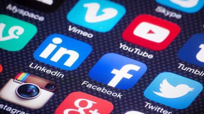 Ulaştırma Bakanı Binali Yıldırım, sosyal medya ve siber ortam için anayasa niteliğinde yazılı metinler oluşturulacağını söyledi.