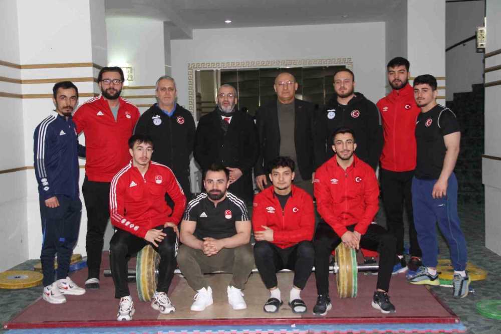 Naim Süleymanoğlu ve Halil Mutlu özel sporcul…